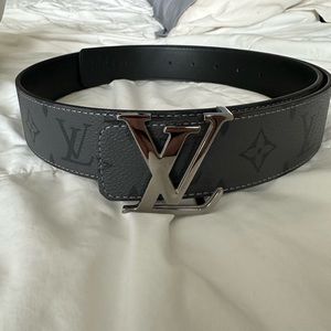Men's Louis Vuitton Belt (Reversible) fits size 30-34 inch waist